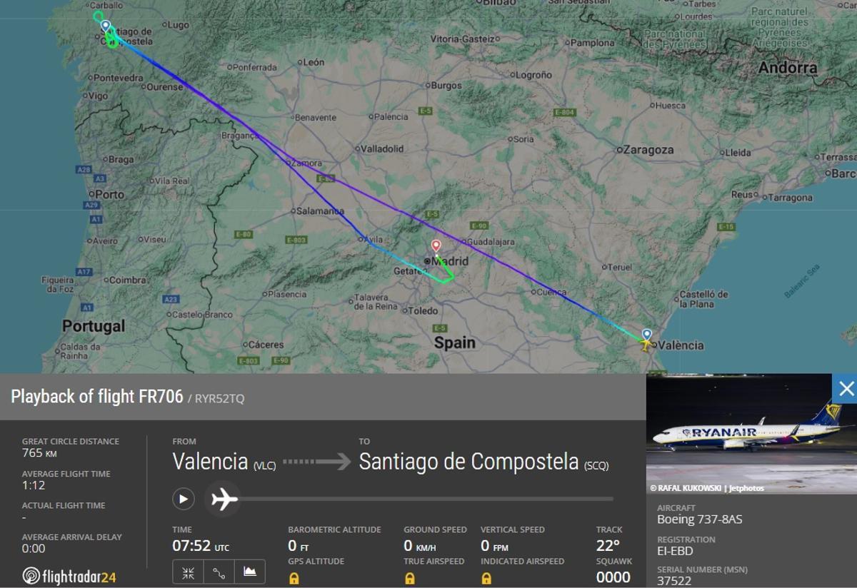El avión de Ryanair entre Valencia y Santiago que se desvió a Madrid al no poder tomar tierra en Lavacolla.