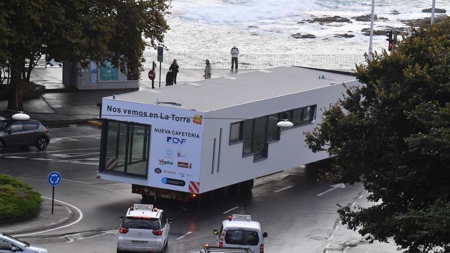 La nueva cafetería de Ciudad Deportiva de A Torre llega por carretera