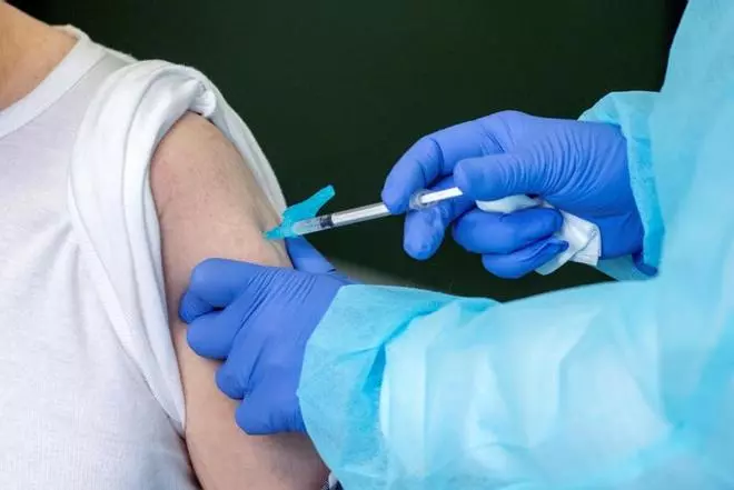 La cabina, el pasillo y la vacuna