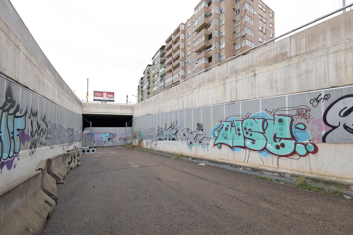 Estado actual del túnel de la A-68 en Zaragoza, en la entrada desde Escrivá de Balaguer.