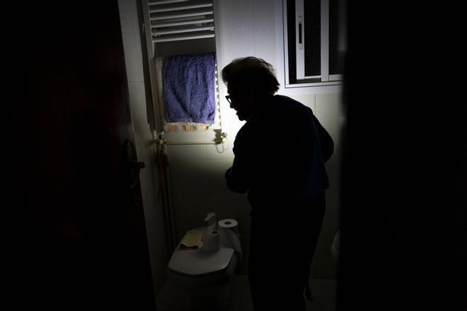 Quatre mesos d’apagades freqüents atipen la Prosperitat: «Mai havia trobat tant a faltar la llum»