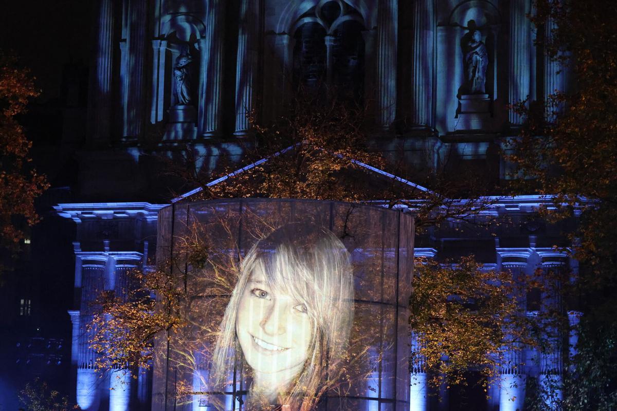 Homenaje a las víctimas de los atentados de Bataclan.