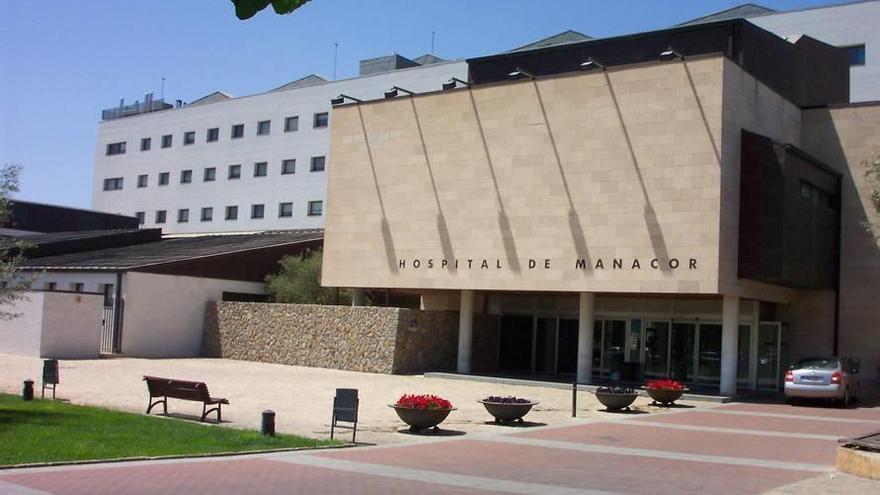 Madre e hija fueron trasladadas ayer al hospital de Manacor.