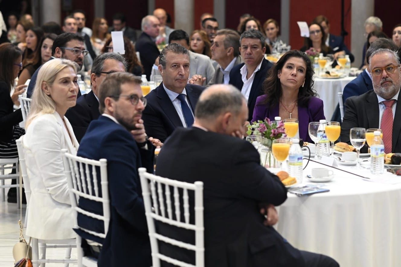 Fotogalería | ElCorreoPregunta a Javier Fernández de los Ríos, presidente de la Diputación de Sevilla