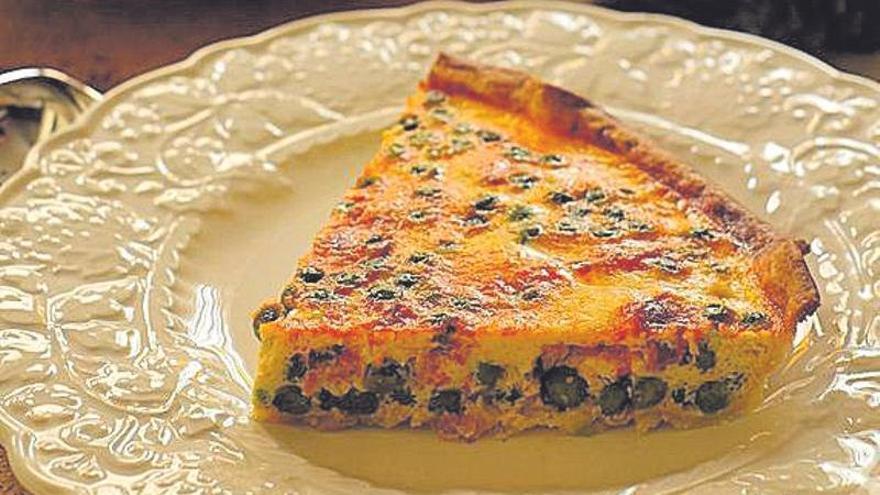 Receta exprés de quiché con guisantes y chorizo