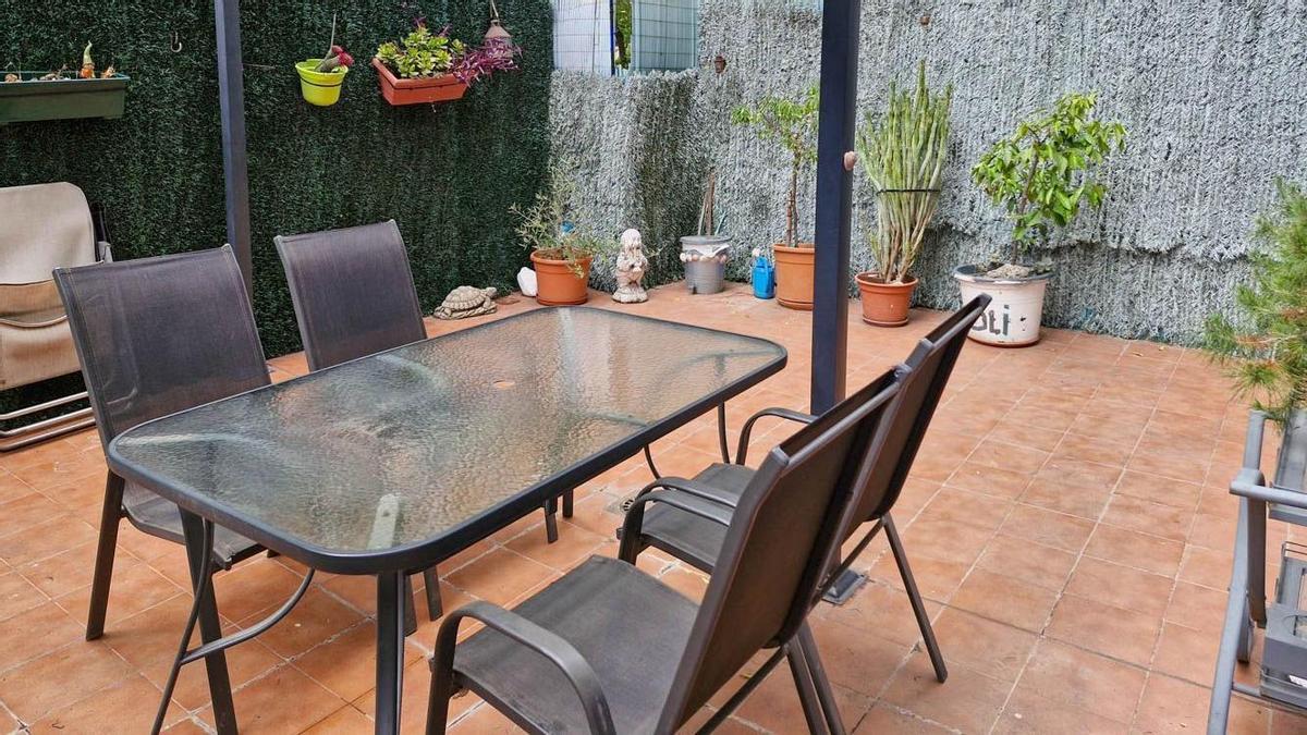 Terraza de la vivienda a la venta en Valdespartera