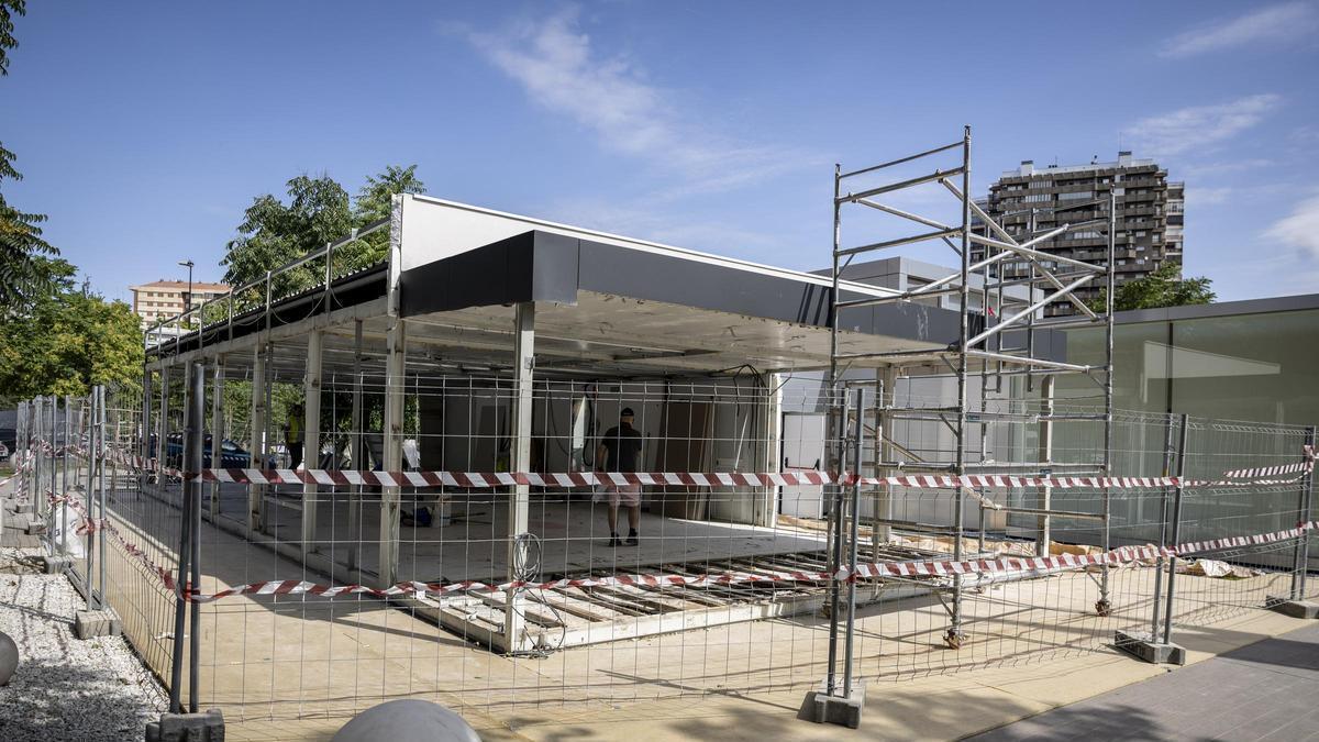 Obras de ampliación de la oficina de Ebrosa donde alojará tres pisos piloto de sus promociones en Zaragoza.