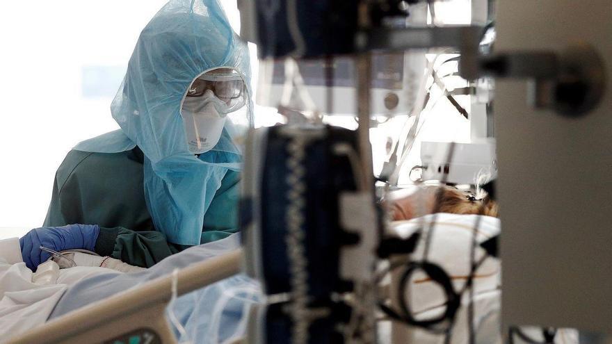 Un muerto y 26 hospitalizados por covid en una semana en Extremadura