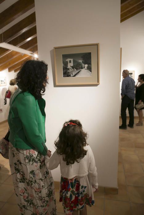 Eliseo Pascual inaugura la exposición de fotografía «Las luces de Torre Juana».