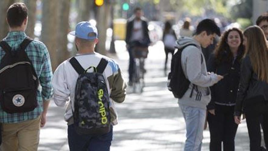 Solo los alumnos con beca del Consell o del ministerio podrán optar a las ayudas Erasmus