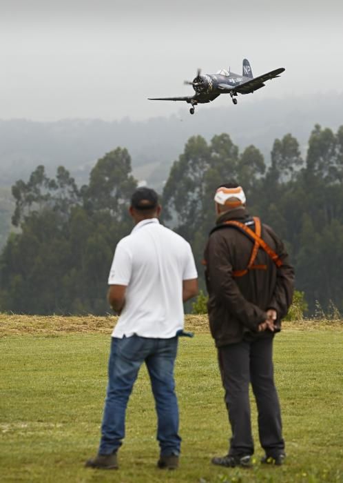 Inauguración de la pista de aeromodelismo del monte Pica Corros, Cenero