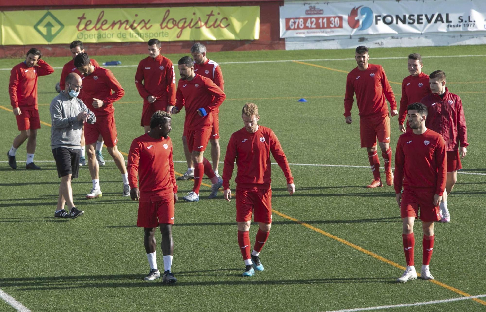 El Atletico Saguntino ya entrena en el campo del Acero CD