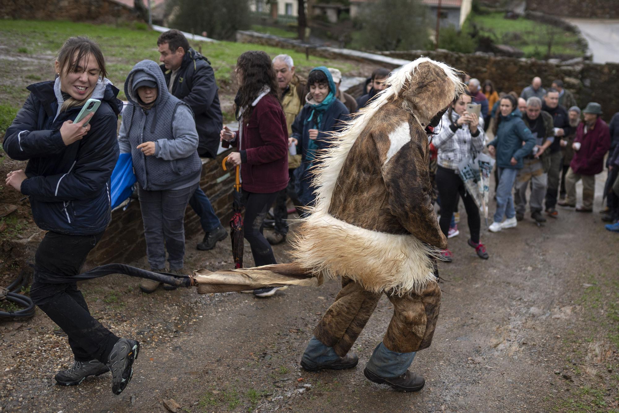 Mascaradas 2022: El caballico de Villarino Tras la Sierra