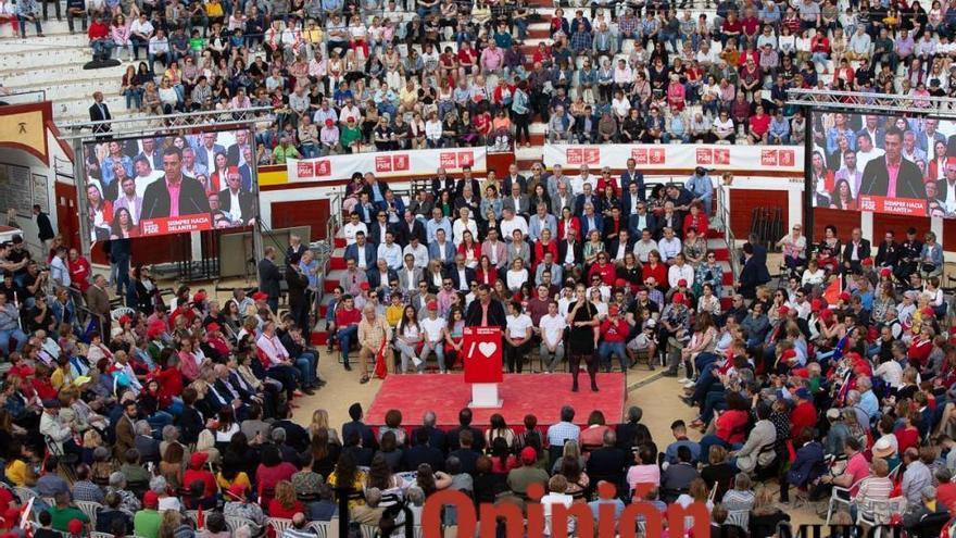 Pedro Sánchez en un acto de campaña del PSOE en Calasparra.