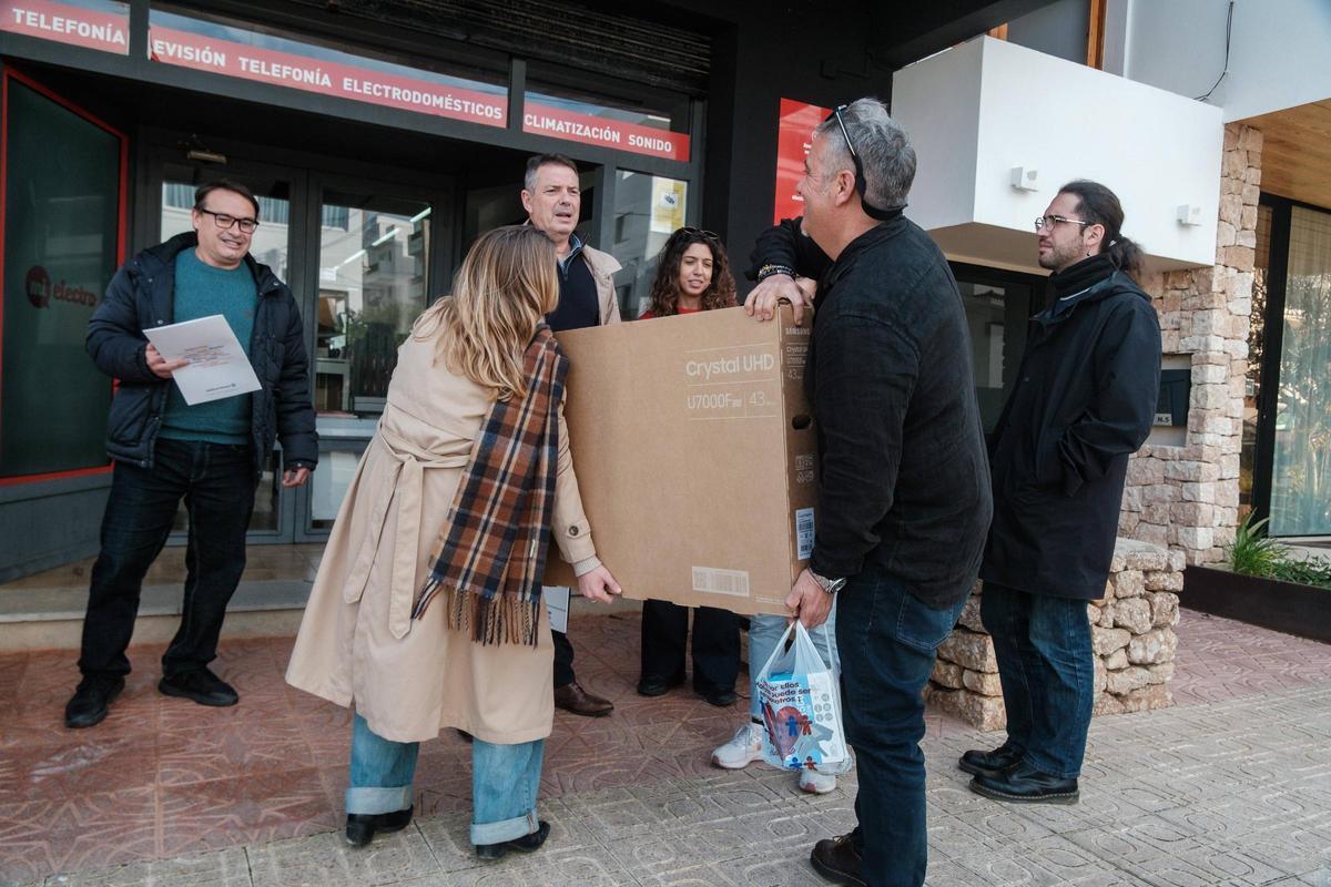 Todas las fotos de la jornada de compras de la campaña de Navidad de PIMEEF