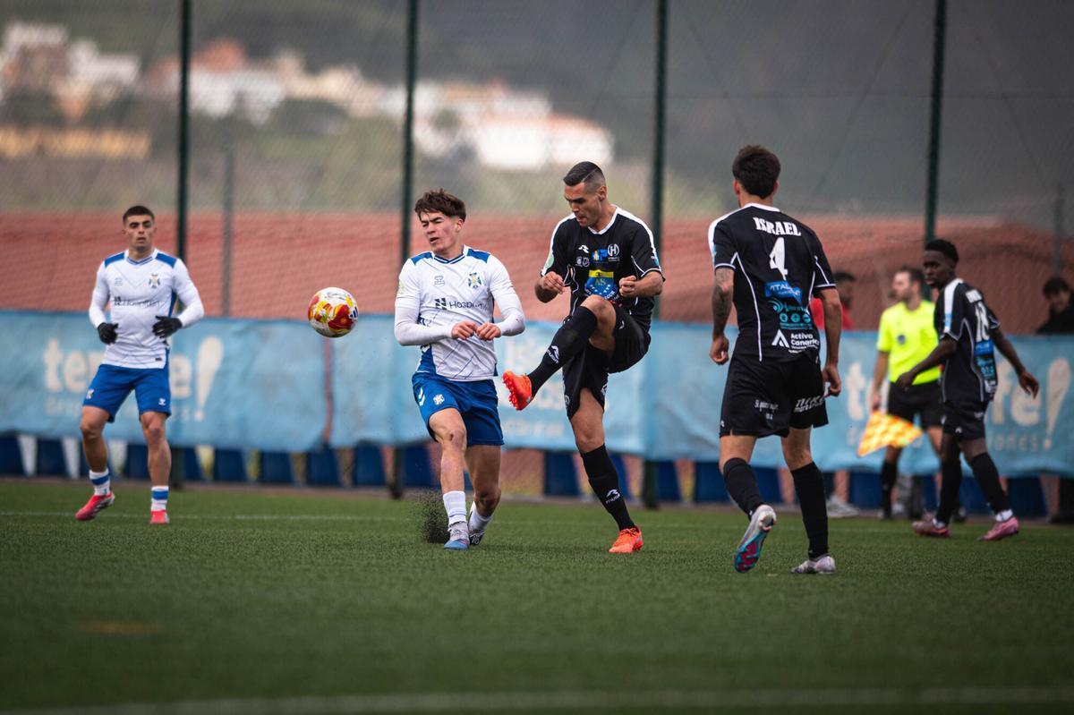 Partido de Tercera División Tenerife C-Herbania.