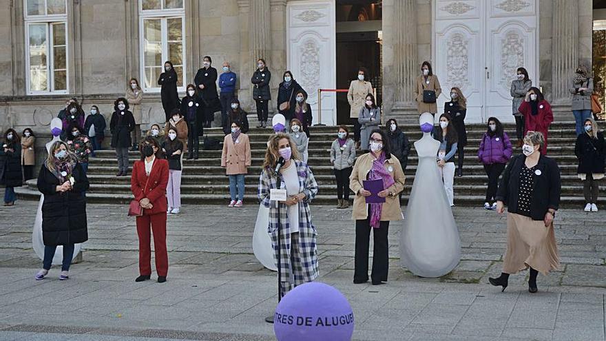 Mujeres participantes en la concentración de la capital gallega. 