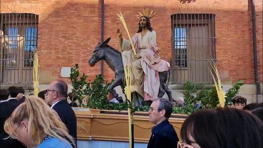 Los niños de Benavente acompañan a Jesús en el Domingo de Ramos