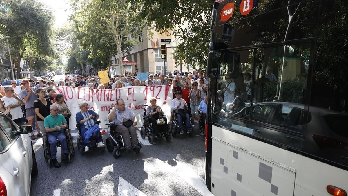 Protesta vecinal por la supresión del bus 192, el 28 de septiembre.