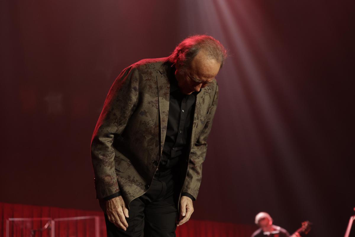 Serrat empieza la despedida en el Palau Sant Jordi.