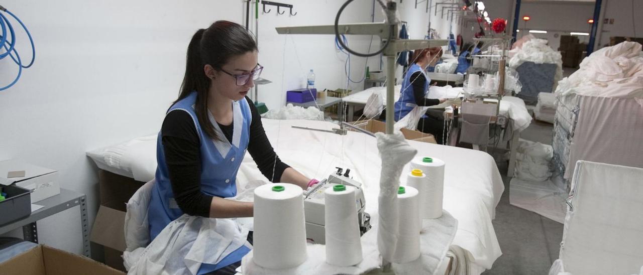 La productividad en la industria textil no llega a 35.000 euros. | PERALES IBORRA