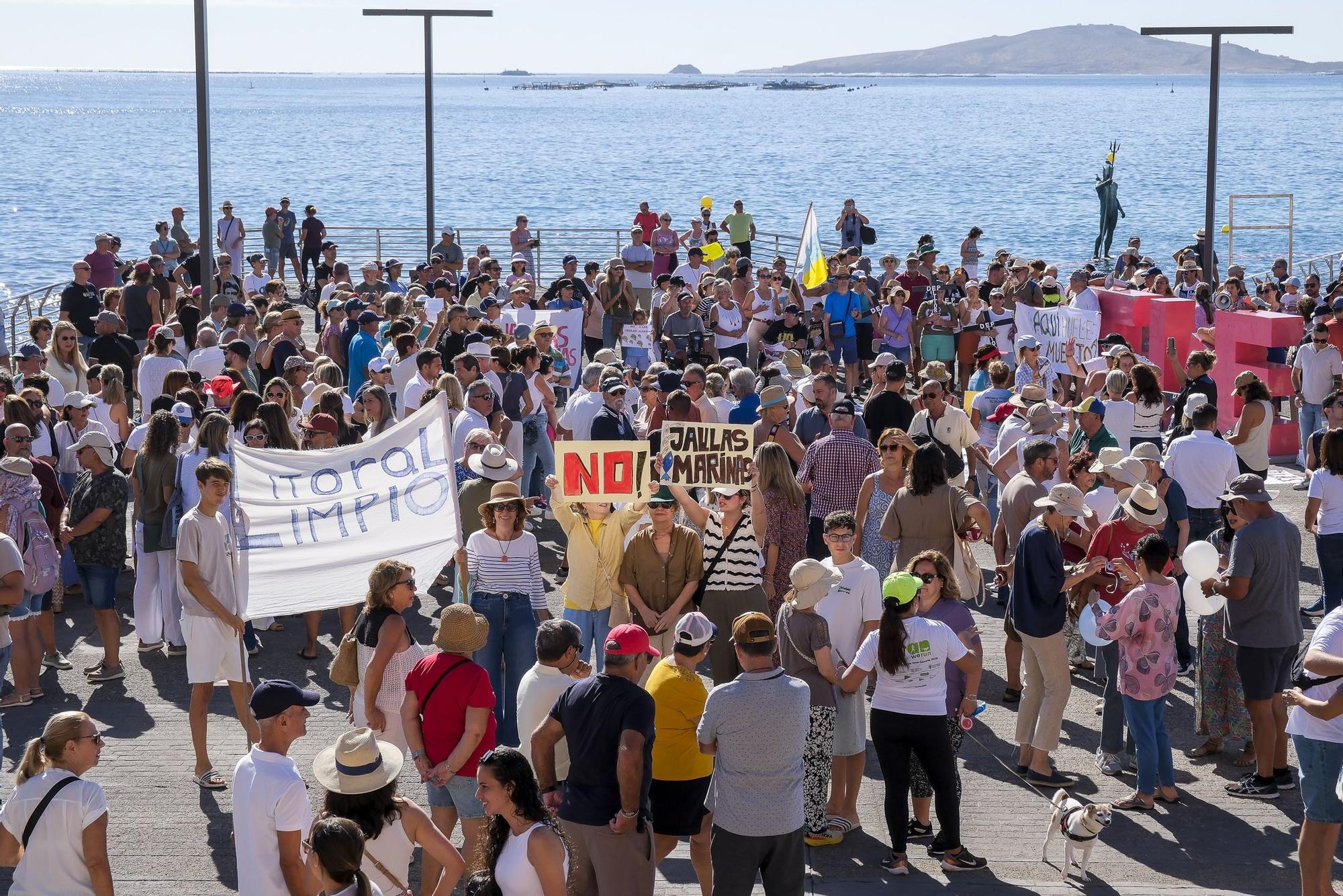 Manifestación en Telde contra las jaulas marinas