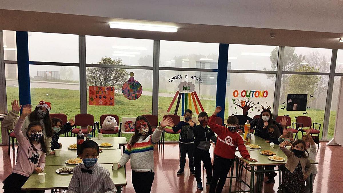 Niños soutelanos participantes en el Campamento de Nadal de Forcarei, de “enorme éxito” según Pichel.