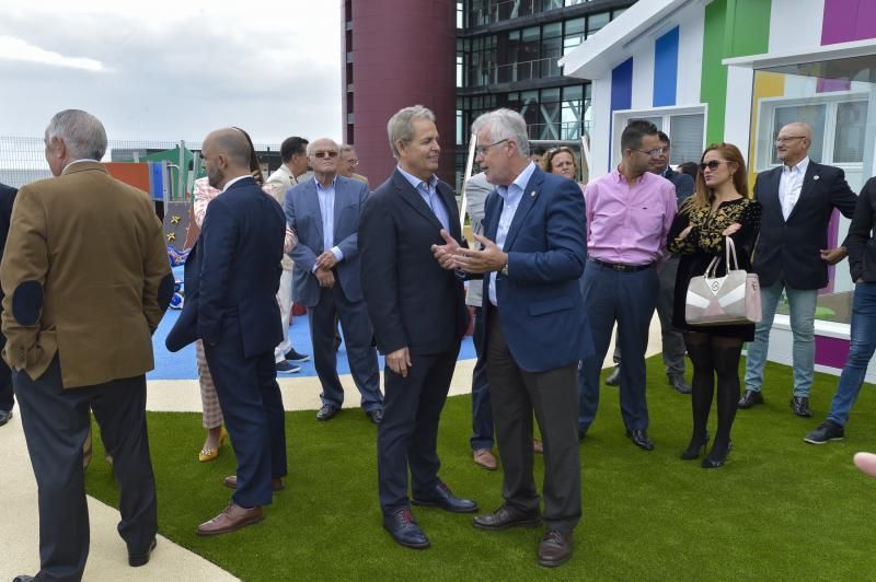 Inauguración de la "terraza solidaria" en el Mater