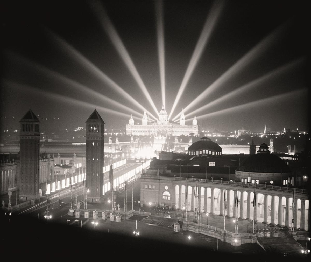 La Exposición Internacional de Barcelona 1929, vista a través de una de las cámaras de Lari.