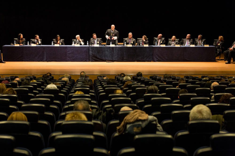 El Colegio de Abogados distingue a 150 colegiados por su trayectoria.