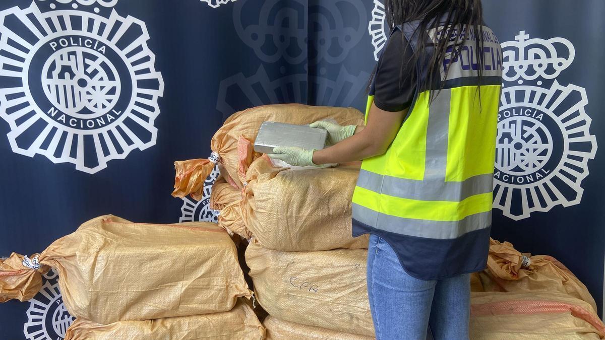 El alijo de la A-66 equivale a toda la coca intervenida en la región desde 2022.