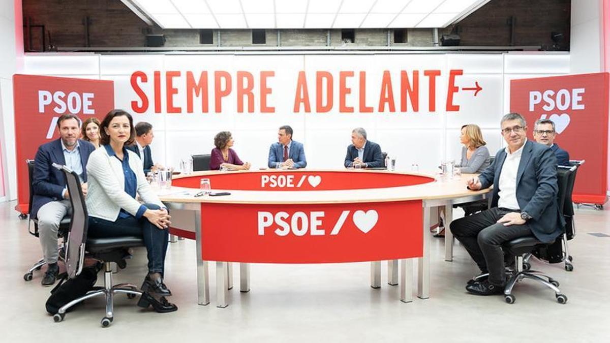 Reunión de la comisión negociadora del PSOE.