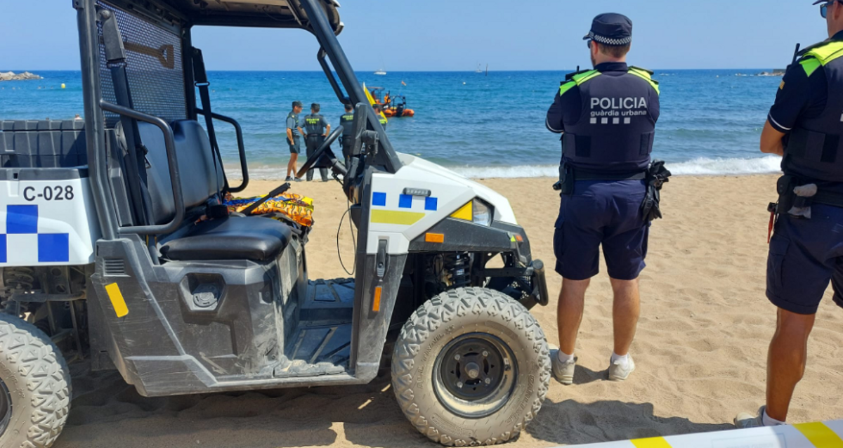 La platja del Somorrostro de Barcelona, tancada per un possible artefacte explosiu La platja del Somorrostro de Barcelona, tancada per un possible artefacte explosiu
