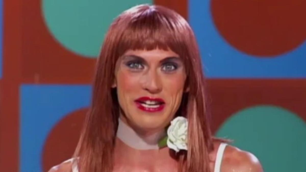 Paco León imitando a Raquel Revuelta en 'Homo Zapping'