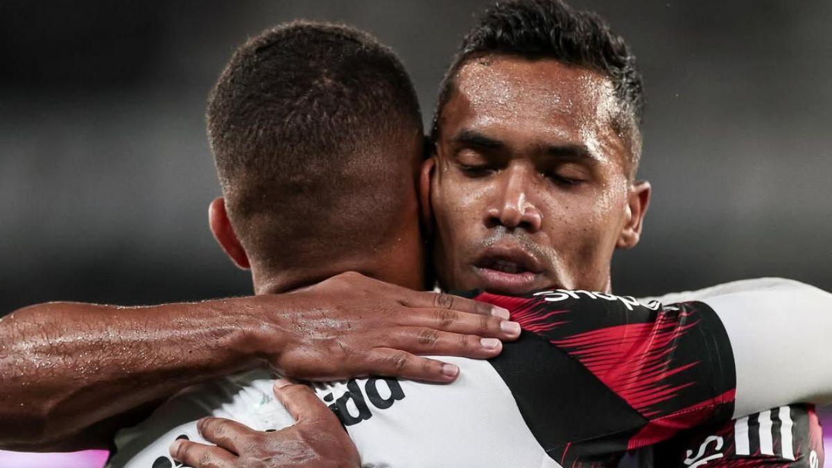Alex Sandro en un partido del Brasileirao 2026 con el Flamengo