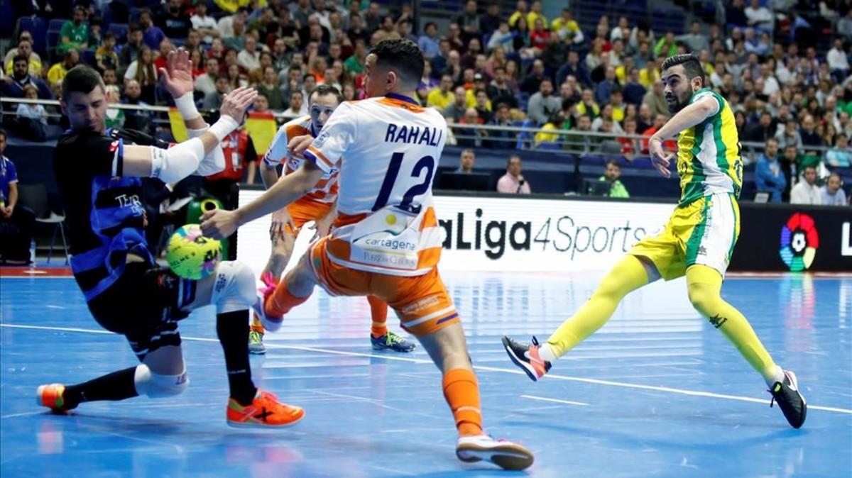 Un 'doblete' de Chino selló la clasificación de Jaén Paraíso Interior