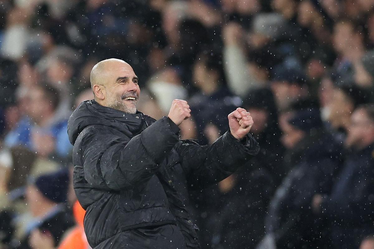 MANCHESTER (United Kingdom), 11/02/2026.- Manchester City manager Pep Guardiola celebrates the 3-0 goal during the English Premier League match between Manchester City and Fulham FC, in Manchester, Britain, 11 February 2026. (Reino Unido) EFE/EPA/ADAM VAUGHAN EDITORIAL USE ONLY. No use with unauthorized audio, video, data, fixture lists, club/league logos, 'live' services or NFTs. Online in-match use limited to 120 images, no video emulation. No use in betting, games or single club/league/player publications. EDITORIAL USE ONLY. No use with unauthorized audio, video, data, fixture lists, club/league logos, 'live' services or NFTs. Online in-match use limited to 120 images, no video emulation. No use in betting, games or single club/league/player publications