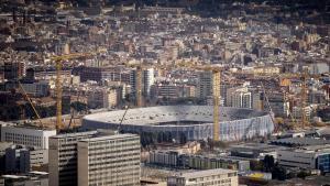 Panorámica del Camp Nou en plena remodelación, en Barcelona.