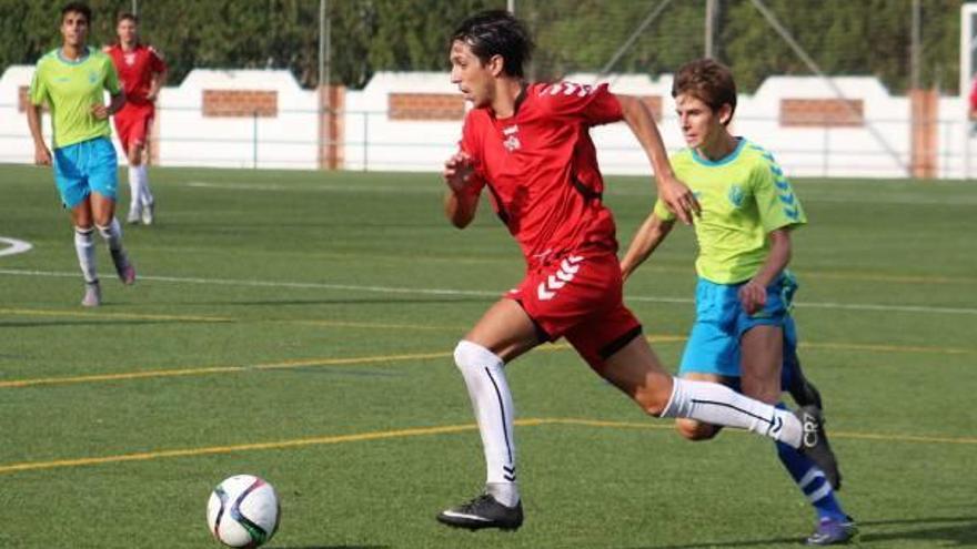 Chema Díez, nuevo jugador del Castellón para esta temporada, durante un entrenamiento.