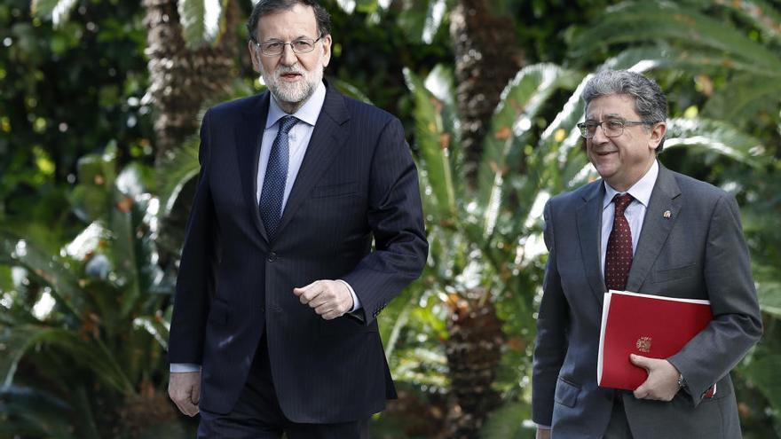 Rajoy ofrece &quot;reconstruir puentes&quot; con Cataluña, invirtiendo 4.200 millones en infraestructuras