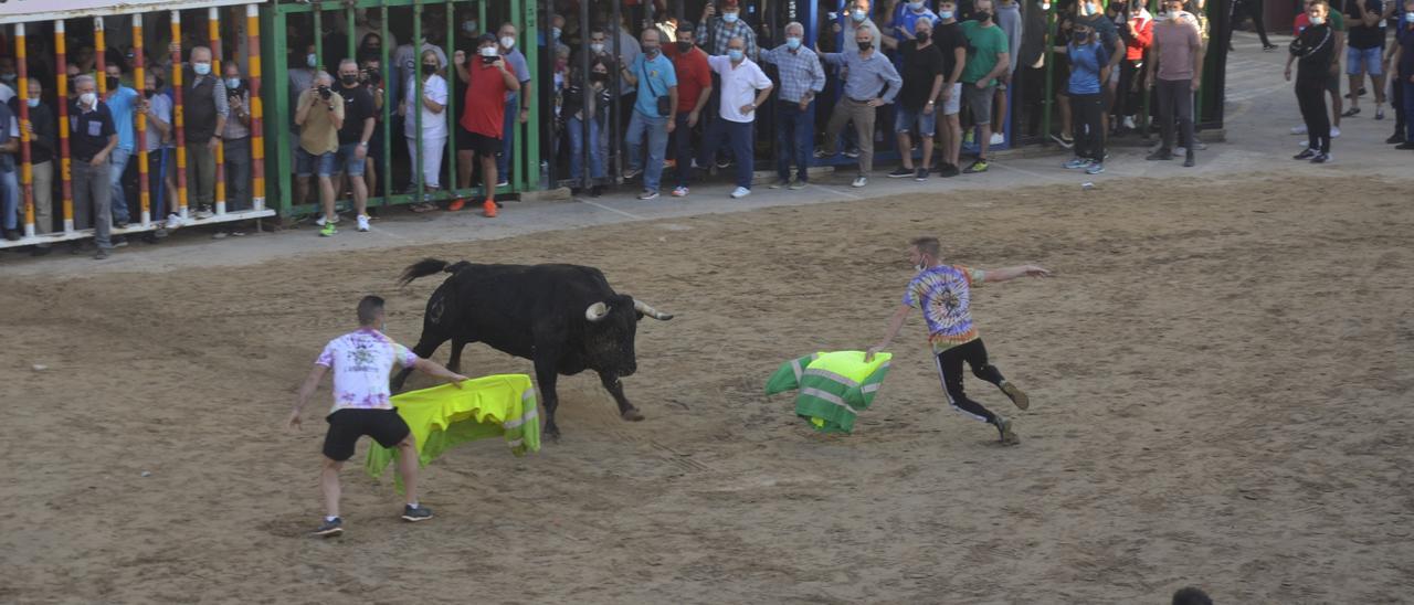 El recinto taurino estaba lleno hasta la bandera este miércoles en Moncofa.