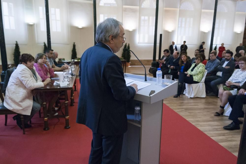 Homenaje a 47 funcionarios del Ayuntamiento de Oviedo