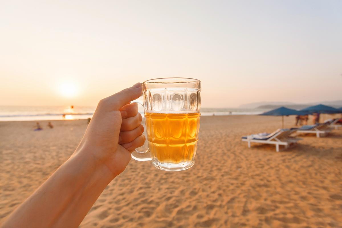 Beber en la playa: multas de hasta 3.000 euros.