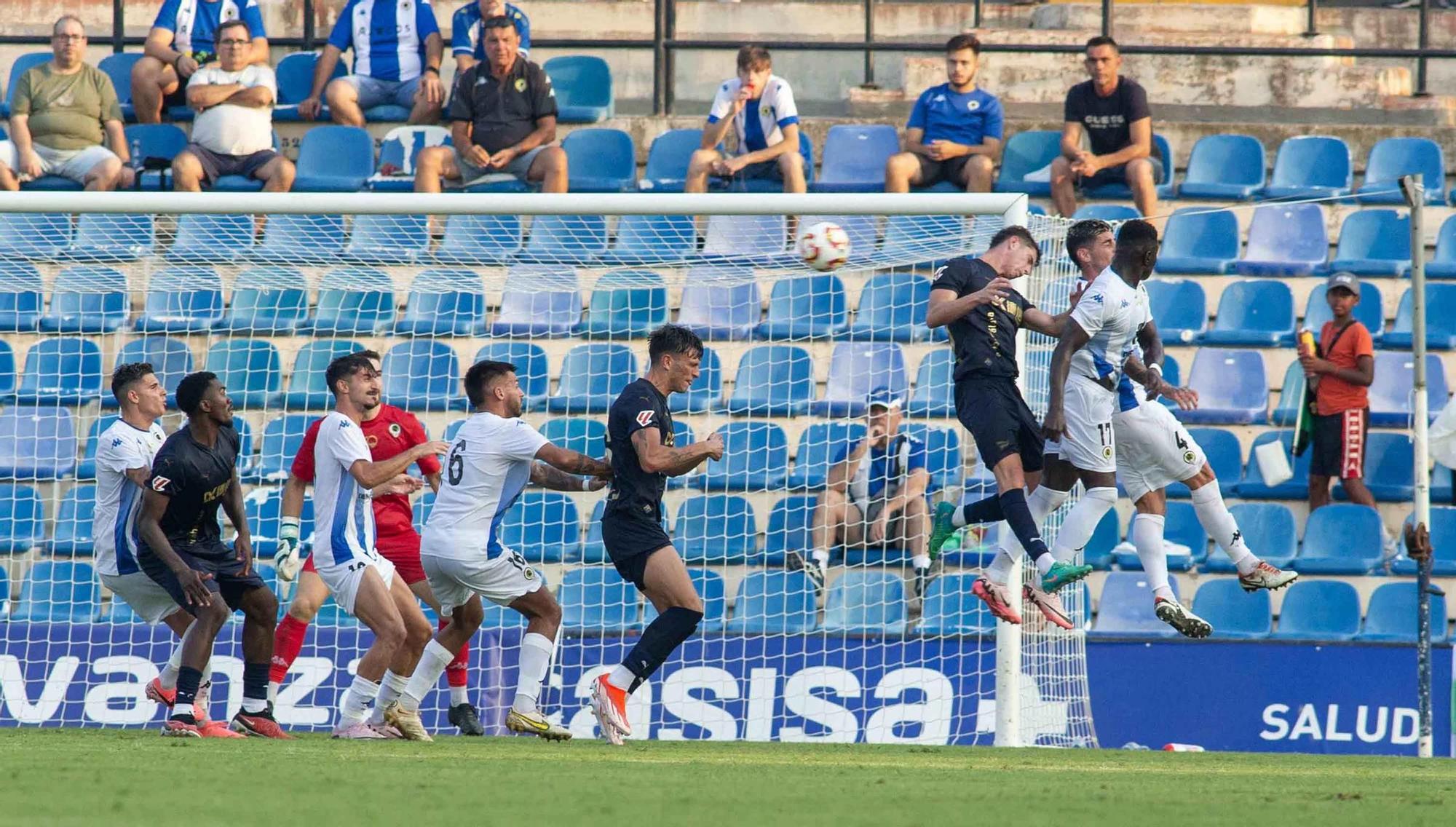 El Hércules celebra el 50 aniversario del Rico Pérez ganando el Trofeo Ciudad de Alicante ante el Alavés