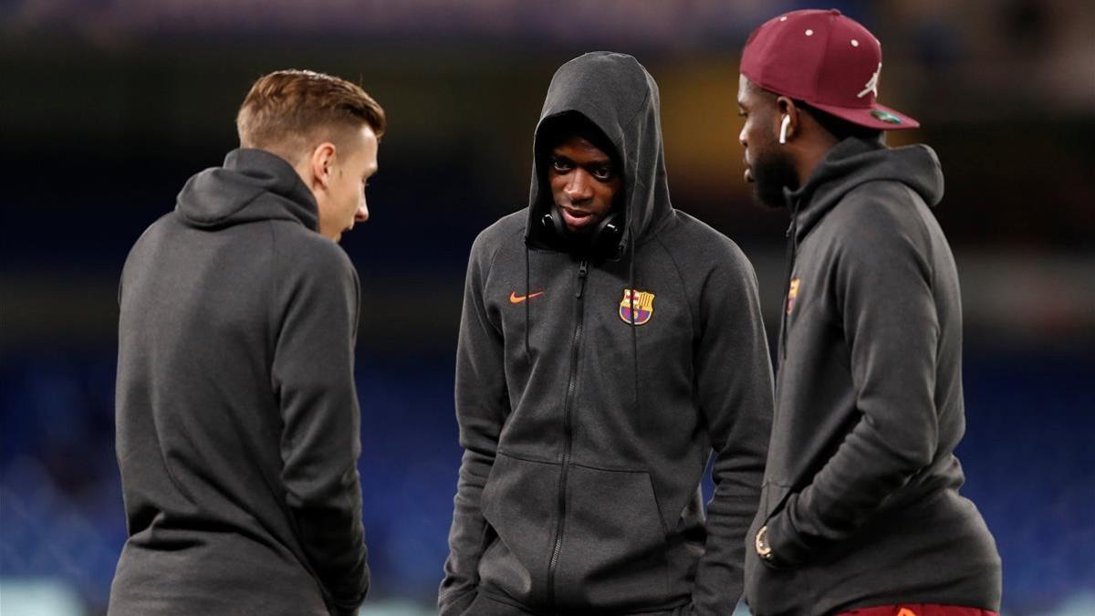 Digne, Dembélé y Umtiti, antes del duelo con el Barça en Stamford Bridge.