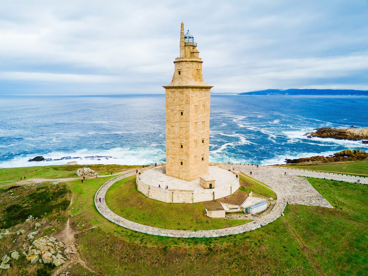 Vista de la Torre de Hércules en A Coruña.