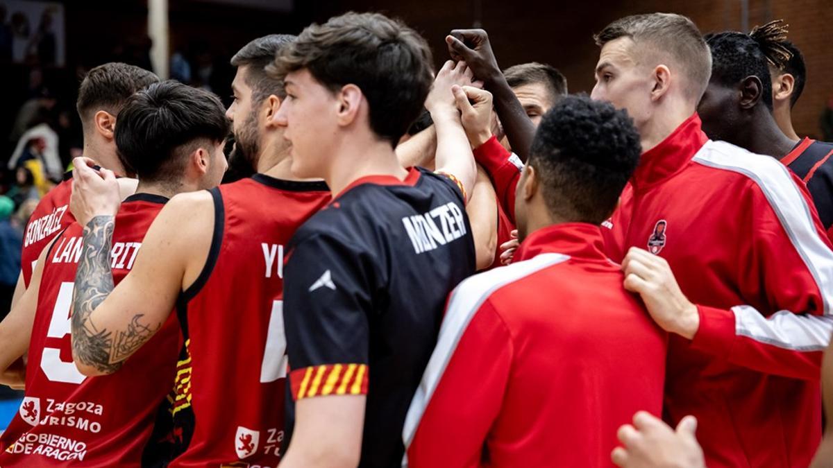 El Casademont, celebrant la seva classificació per a la FIBA Europe Cup