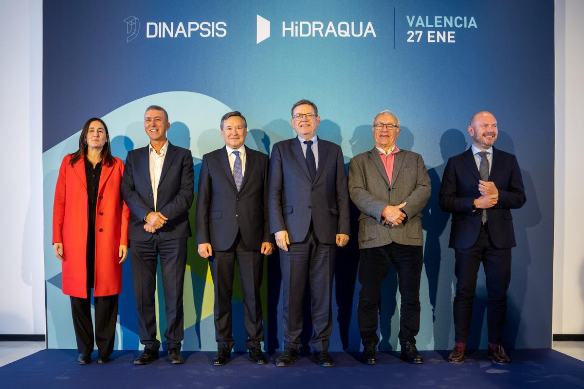 Elisa Valia, concejala del Ayuntamiento de Valencia; Rafael Climent, consejero de Economía Sostenible de la GVA; Ángel Simón, presidente de Agbar; Ximo Puig, presidente de la Generalitat Valenciana; Joan Ribó, alcalde de Valencia; y Toni Gaspar, presidente de la Diputación de Valencia.