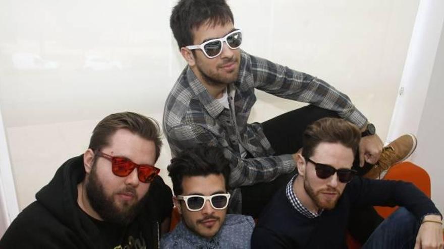 Cuatro amigos de Elx revolucionan la industria mundial de las gafas de sol  - Levante-EMV