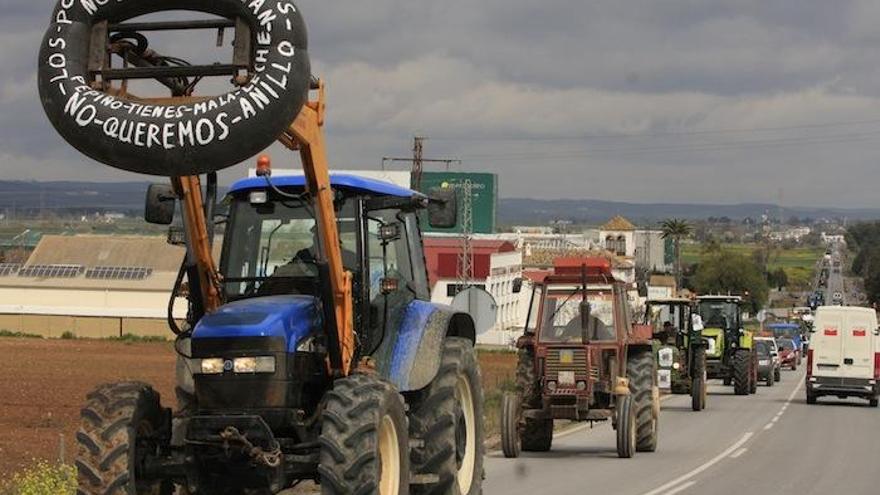 Imagen de una de las tractoradas de protesta contra el anillo ferroviario en Antequera.